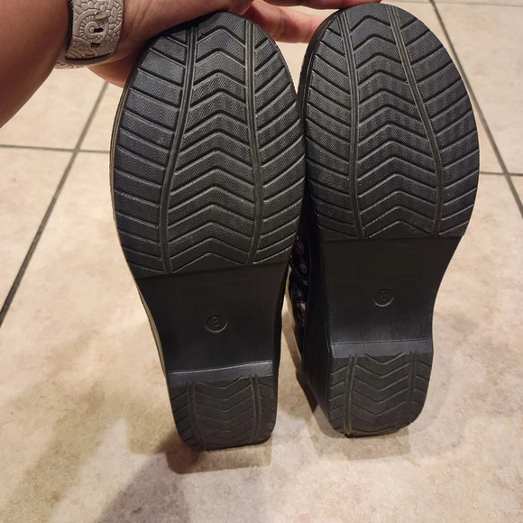 MediChic Marilyn Monroe Slip-Resistant Floral Clogs | Size 8 | Nurse Shoes - Picture 7 of 8